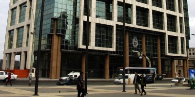 El Gobierno decret un aumento de 7,96 % para los funcionarios estatales