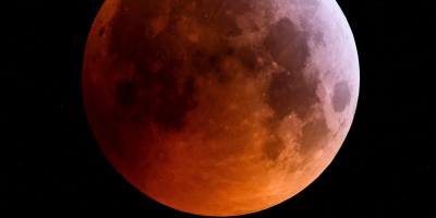 El fenmeno de la luna roja durante el eclipse de este lunes