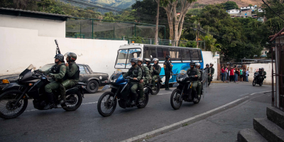 Fuerza Armada venezolana dice que grupo insurrecto fue "rendido y capturado"