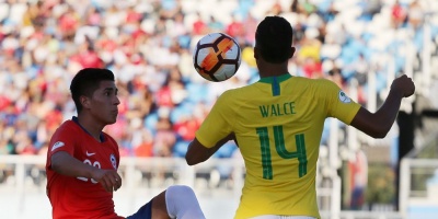Chile tumba a Brasil y pone el grupo A al rojo vivo