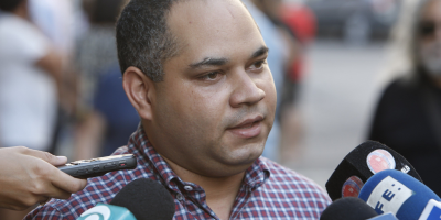 Manifestantes se reunieron en Embajada de Venezuela en apoyo a Maduro
