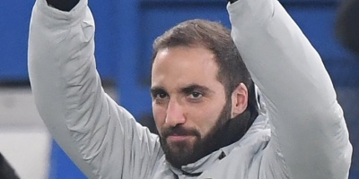 Higuan, presentado en Stamford Bridge antes del partido ante el Tottenham