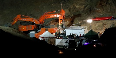 El nio espaol que cay a un pozo estaba cubierto de tierra a 71 metros
