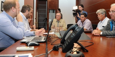 Gremiales lecheras se renen con Vzquez