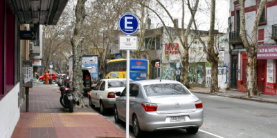 Sube el precio del estacionamiento tarifado