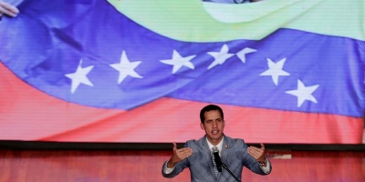 El jefe del Parlamento venezolano, Juan Guaid, pidi a los militares que permitan el ingreso de la ayuda humanitaria