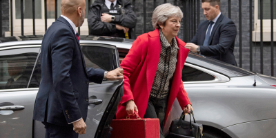 May pedir a los diputados firmeza ante las conversaciones del "brexit"