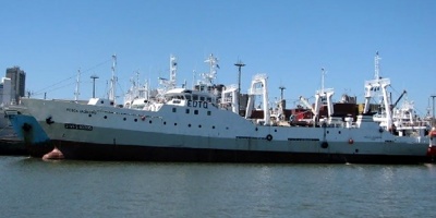 Barco chino se hunde en la costa argentina tras chocar con pesquero espaol