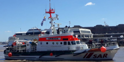 La Armada rescata a 64 tripulantes de un barco que se incendi cerca de las Malvinas