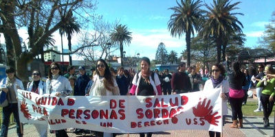 Familiares de sordos denunciaron que medios no convocan int�rpretes