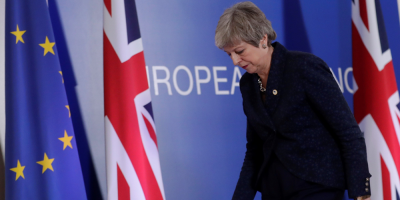 May trata de resolver el "brexit" entre crecientes presiones para que dimita