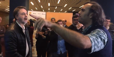 Activista increpa a las autoridades por la futura instalacin de UPM