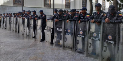Fuerte presencia policial en Parlamento venezolano por presunta alerta de bomba