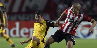 Pe�arol perdi� 2-1 ante Estudiantes y define la pr�xima semana de local