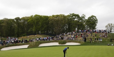 Tiger Woods se ubica quinto en el rnking donde Koepka sigue lder
