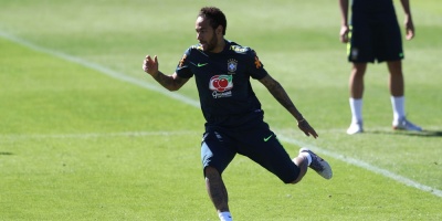 Neymar pierde el brazalete de capitn con Brasil en favor de Daniel Alves