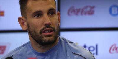 Stuani dice que es "un honor y un orgullo" competir con Su�rez y Cavani
