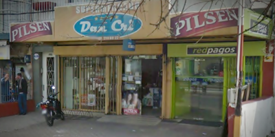 Rociaron con nafta a los empleados de  un supermercado con local de pagos en Avenida General Flores y Carreras Nacionales