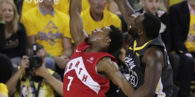 Leonard e Ibaka silencian a Warriors y Raptors acarician el ttulo