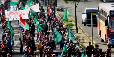 Campesinos elevan el grito de reforma agraria por quinto da en Asuncin