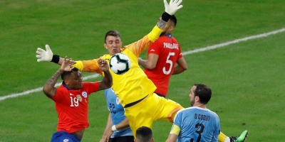 Muslera: "Ganamos cuando nos toc� jugar a la uruguaya"