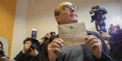 FA: La elecci�n de Villar genera controversias