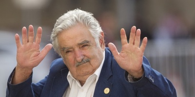 Mujica dijo que no viola la Constituci�n y defendi� su derecho "a opinar" sobre la campa�a electoral
