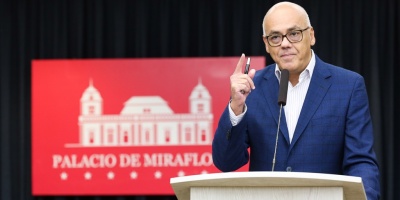 Escoltas de Guaid� detenidos iban a vender fusiles robados, dice Gobierno