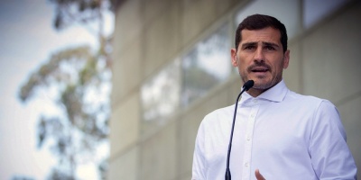 Iker Casillas cuelga las botas y pasa a los despachos
