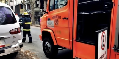 March� a la c�rcel un hombre que incendi� la casa de su expareja y le rompi� a machetazos los vidrios del auto