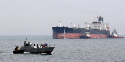 Tensi�n: La Guardia Revolucionaria iran� retiene un petrolero extranjero