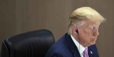 C�nticos racistas en acto electoral de Trump intensifican la tensi�n en EEUU