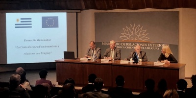 Director general de Cancilleraneg haber sido cesado en su cargo debido a un concurso adulterado