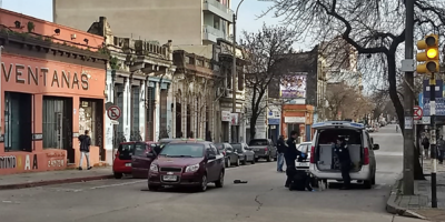 Tres personas fueron detenidas tras una persecuci�n policial con intercambio de disparos ocurrida en el barrio Cord�n