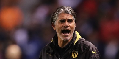 Pe�arol no pudo con Fluminense