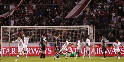Liga da el primer zarpazo ante Olimpia por el billete a cuartos de final