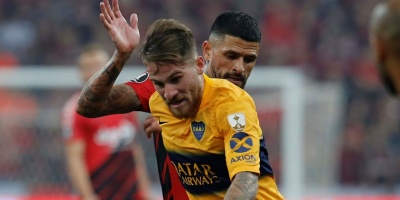 Boca Juniors derrota al Paranaense en Brasil y toma ventaja