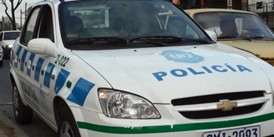 Buscan a los tres delincuentes que asaltaron y rociaron con combustible a dos personas en un local de pagos de la Blanqueada
