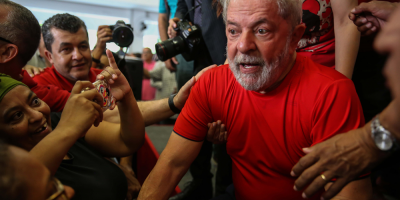 La Justicia ordena la transferencia de Lula a "establecimiento" en Sao Paulo