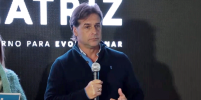 Lacalle acept� la propuesta de di�logo de Mart�nez, pero si se concreta en el marco de un debate