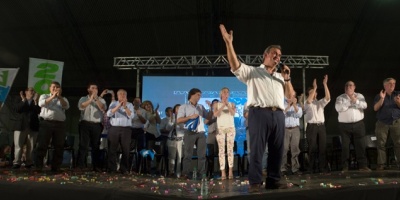 Larra�aga cuestion� al Frente Amplio por recibir apoyo del kirchnerismo