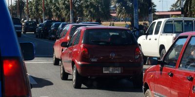 Realizarn advertencias por estacionar en lugares no permitidos cercanos al Centenario