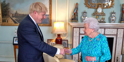 Isabel II aprueba formalmente la suspensin del Parlamento britnico