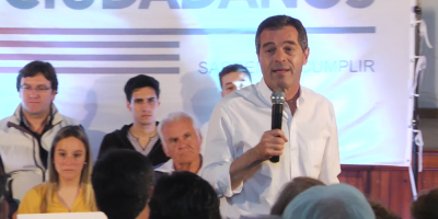 Talvi debi suspender gira electoral por una contractura muscular