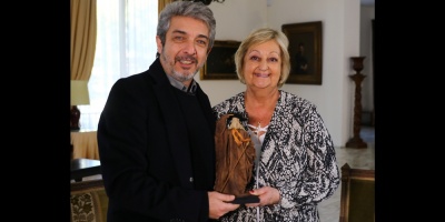 El Ministerio de Turismo distingui al actor argentino Ricardo Darn con la obra artesanal El Gaucho 