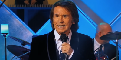 Raphael renueva contrato con Universal Music ante sus 60 a�os en la m�sica