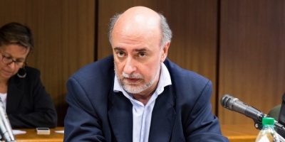 Mieres propone contratar a mil nuevos polic�as para atender la seguridad en los barrios