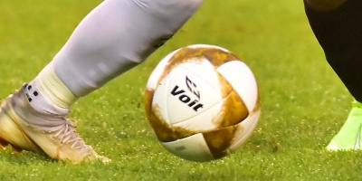 Boca Juniors se mantiene en la cima y River Plate sufre un inesperado traspi�