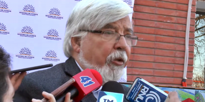 Bonomi respondi� a Lacalle Pou que se est� pidiendo la c�dula unas "450 mil veces por a�o"