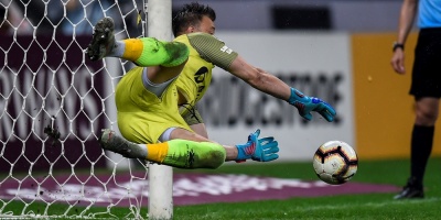 Coln gana en tanda de penales y se cita en final con los del Valle